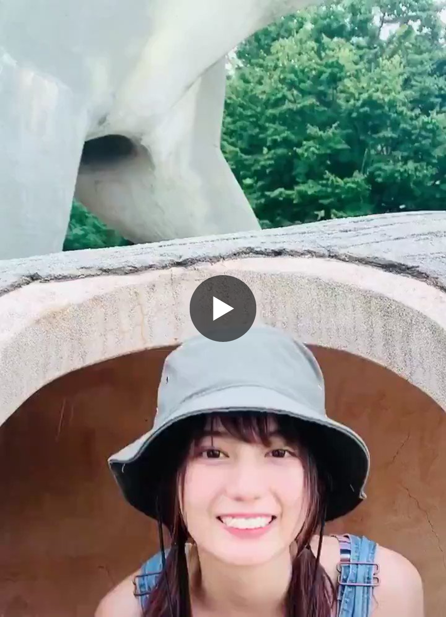 日向坂46 小坂菜緒1st写真集『君は誰？』【公式】 on X: 