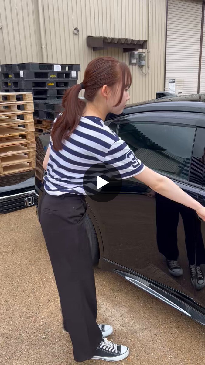 駐車場 展示台← Nguyen Thanh Ha さんお返事待ち X on X / X