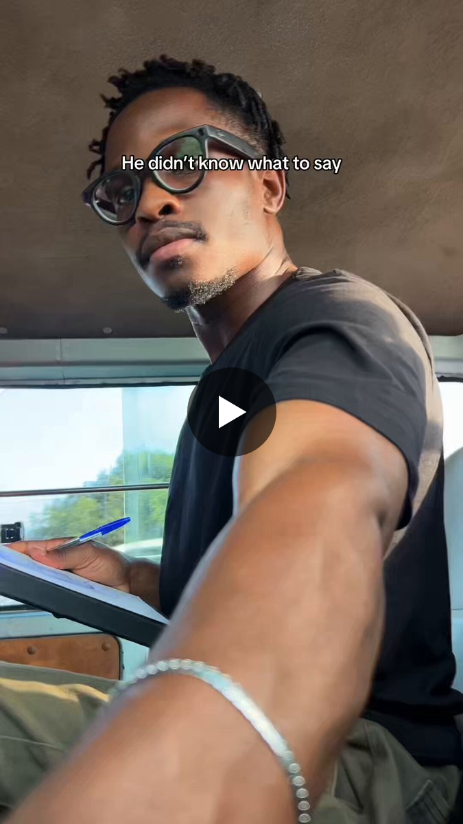 EnilArt On Twitter- This Guy From Ghana Draws People Whilst in a Bus-Trotro