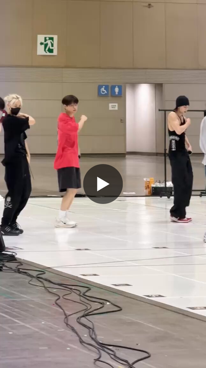 Stray Kids on X: 