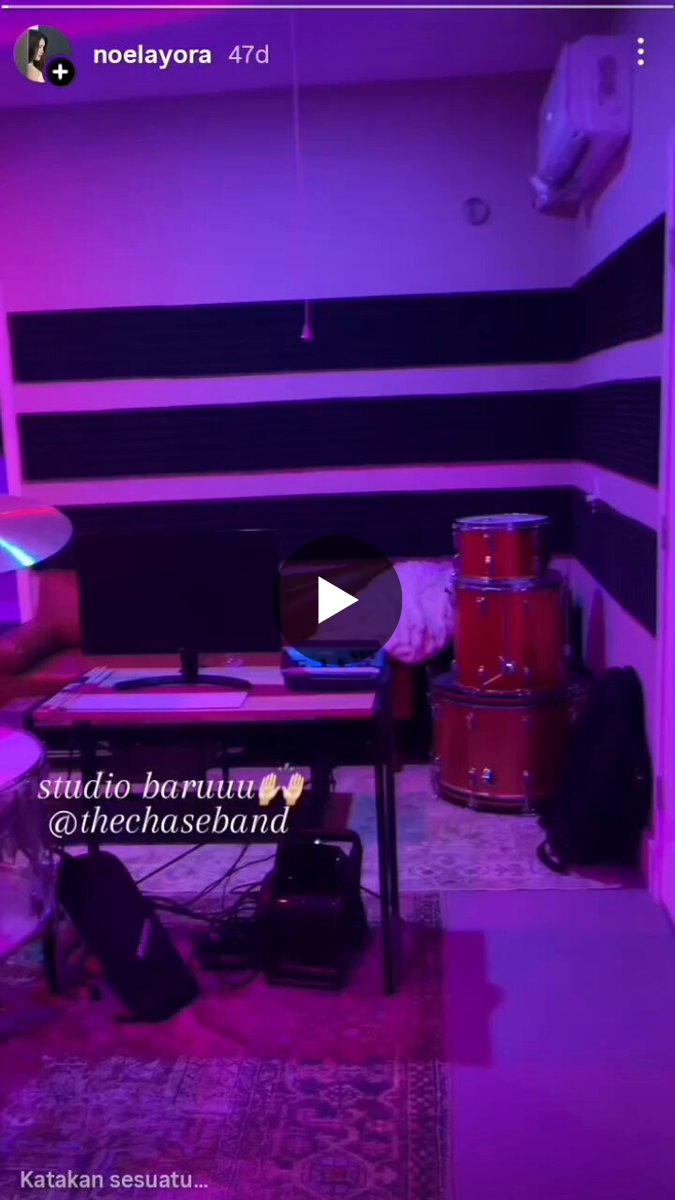ZEIN on X: "Studio baru~" / X