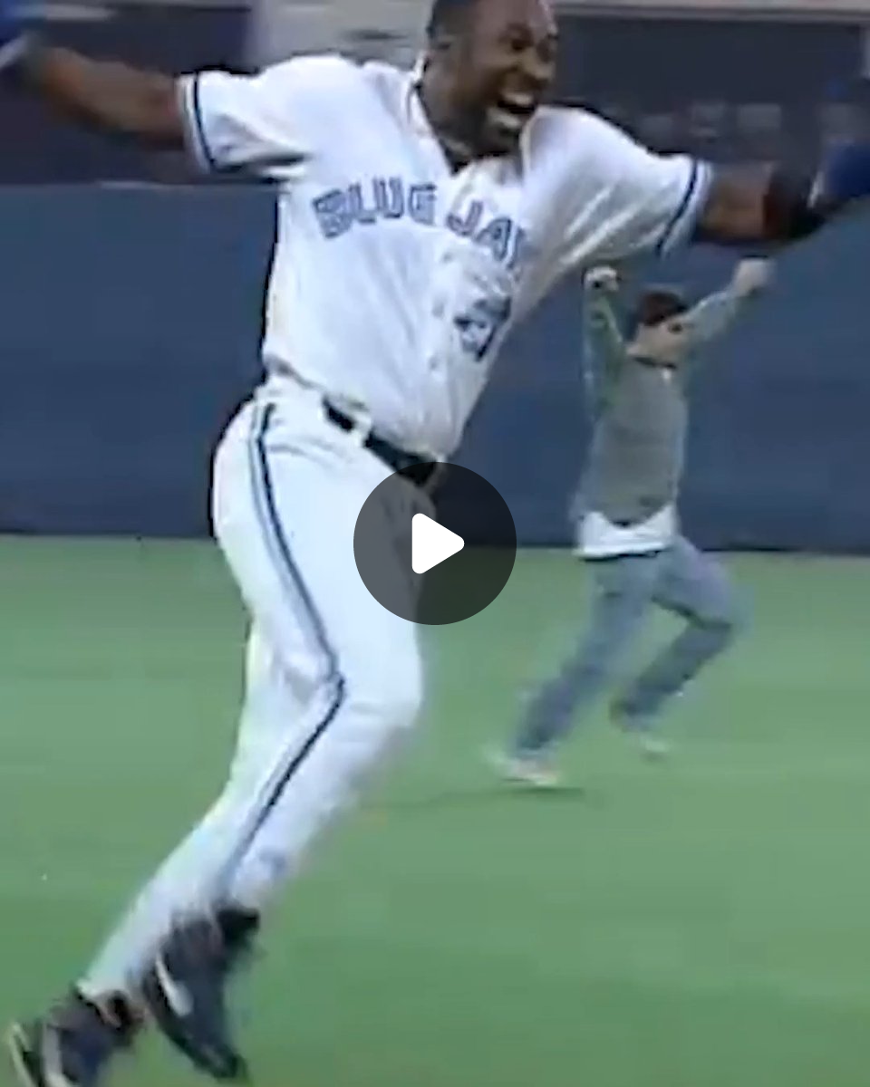 MLB on X: 