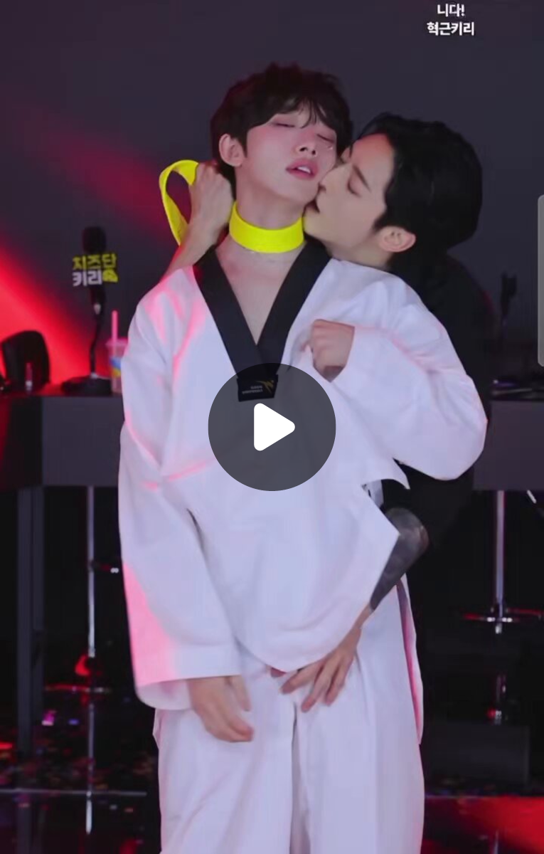 หวังอี้ป๋อ&หะริดมองตรงบ้างสิลูก on X: 